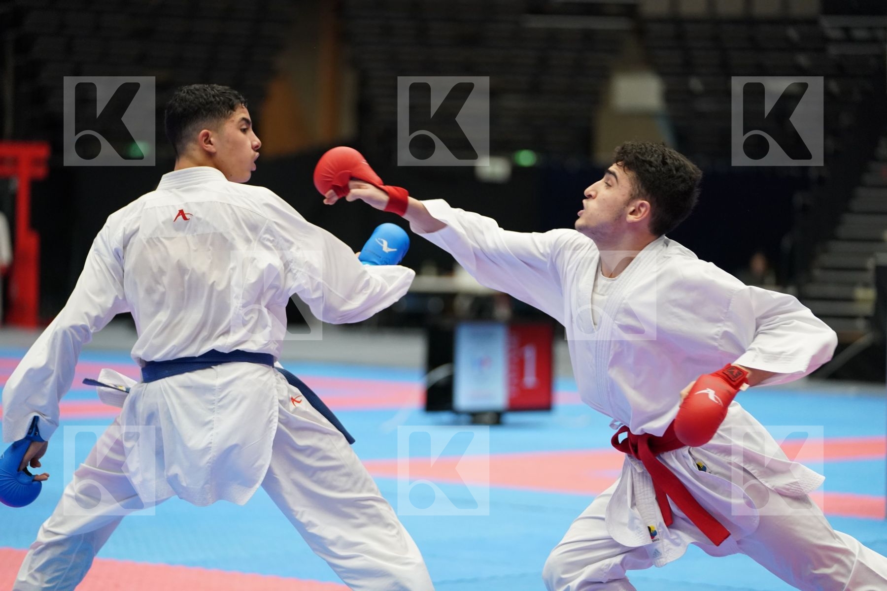 GULIYEV AMINAGHA (AZERBAIJAN) vs OUALAD HAS AMAR YOUNESS (BELGIUM) in Junior Kumite Male Ð 61 Kg - Final bout