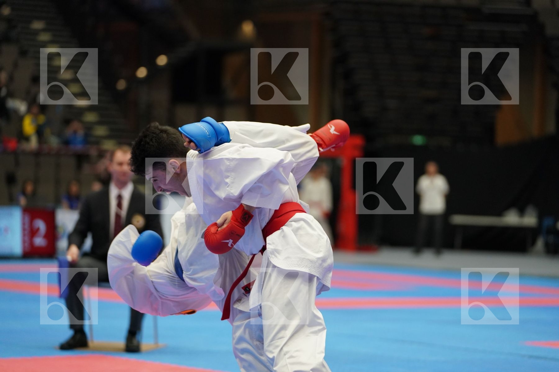 GULIYEV AMINAGHA (AZERBAIJAN) vs OUALAD HAS AMAR YOUNESS (BELGIUM) in Junior Kumite Male Ð 61 Kg - Final bout