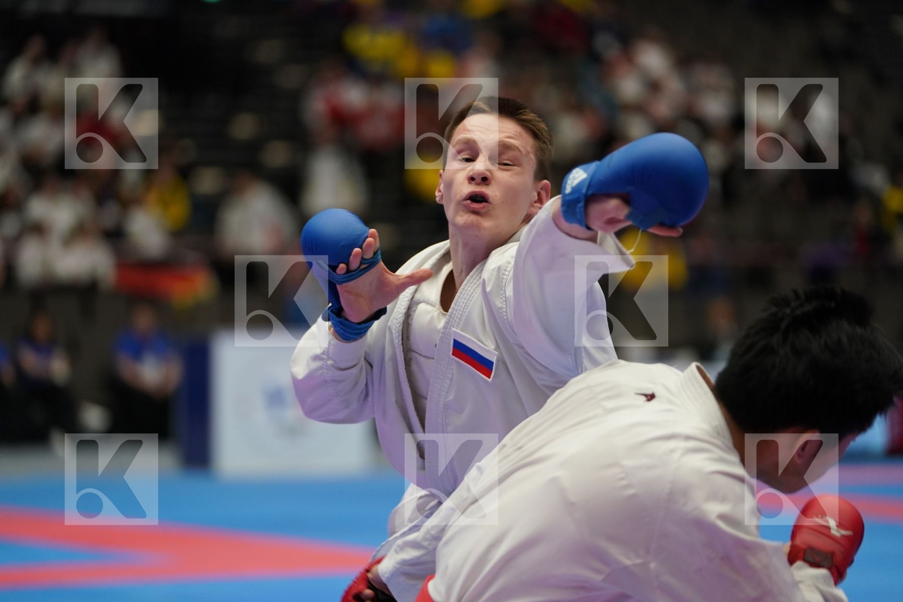 NGUYEN HOANG AN (HUNGARY) vs TALDYKIN VLADISLAV (RUSSIAN FEDERATION) in Junior Kumite Male Ð 68 Kg - Final bout