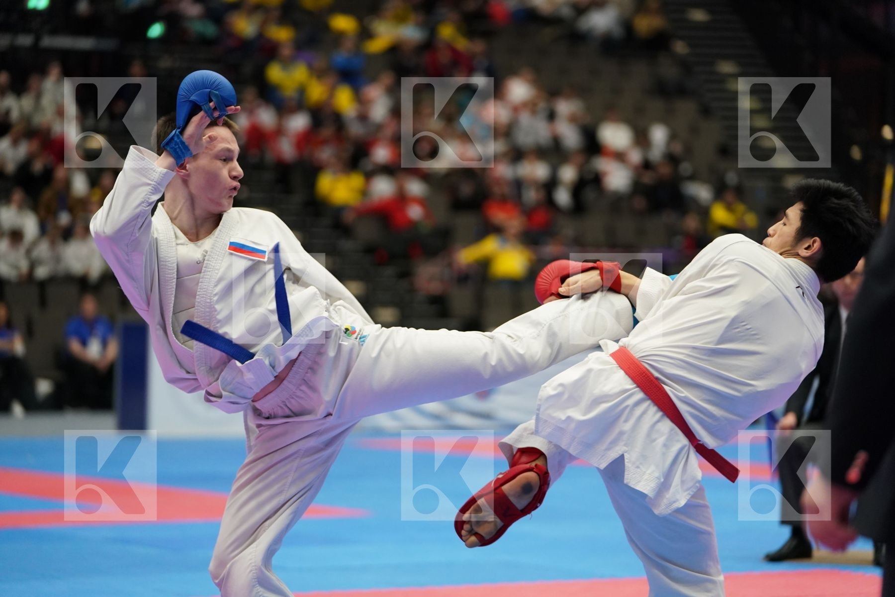 NGUYEN HOANG AN (HUNGARY) vs TALDYKIN VLADISLAV (RUSSIAN FEDERATION) in Junior Kumite Male Ð 68 Kg - Final bout