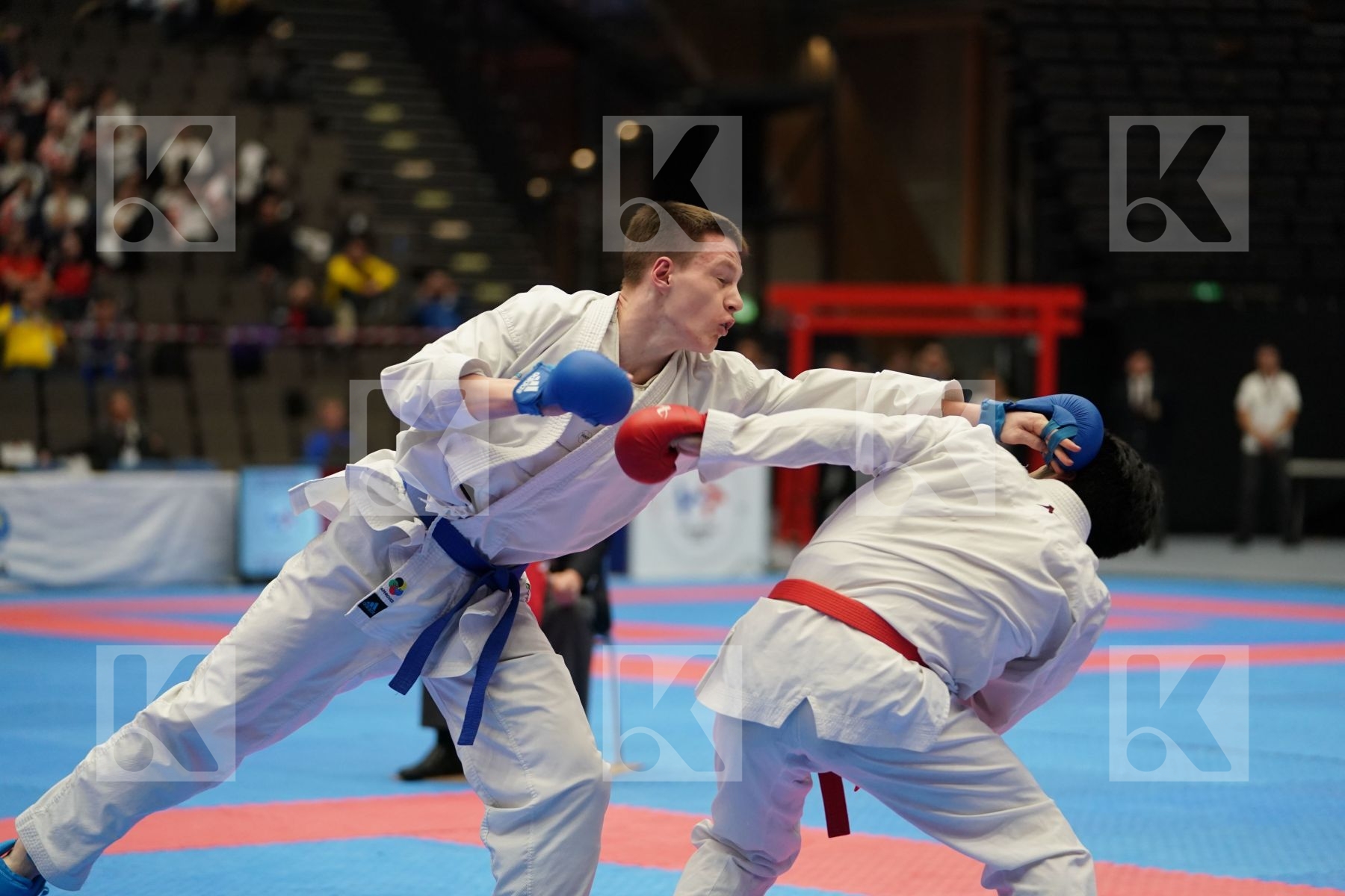 NGUYEN HOANG AN (HUNGARY) vs TALDYKIN VLADISLAV (RUSSIAN FEDERATION) in Junior Kumite Male Ð 68 Kg - Final bout