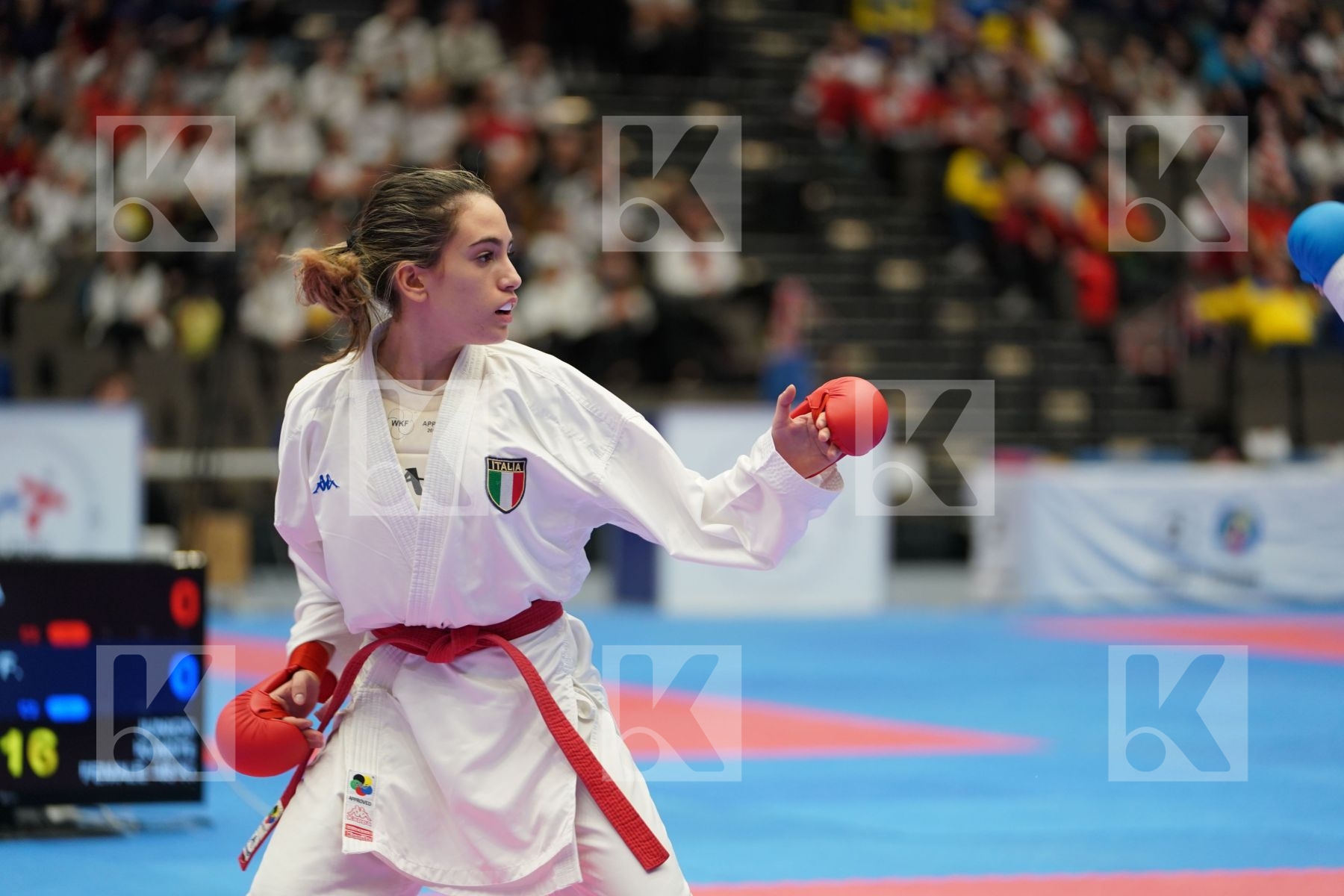 AGUS ASIA (ITALY) vs VOEGELIN FLORENCE (SWITZERLAND) in Junior Kumite Female -48 Kg - Final bout