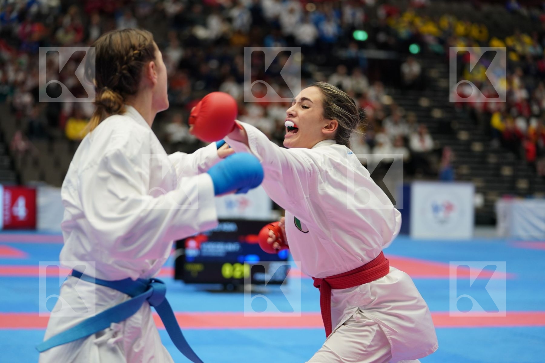 AGUS ASIA (ITALY) vs VOEGELIN FLORENCE (SWITZERLAND) in Junior Kumite Female -48 Kg - Final bout