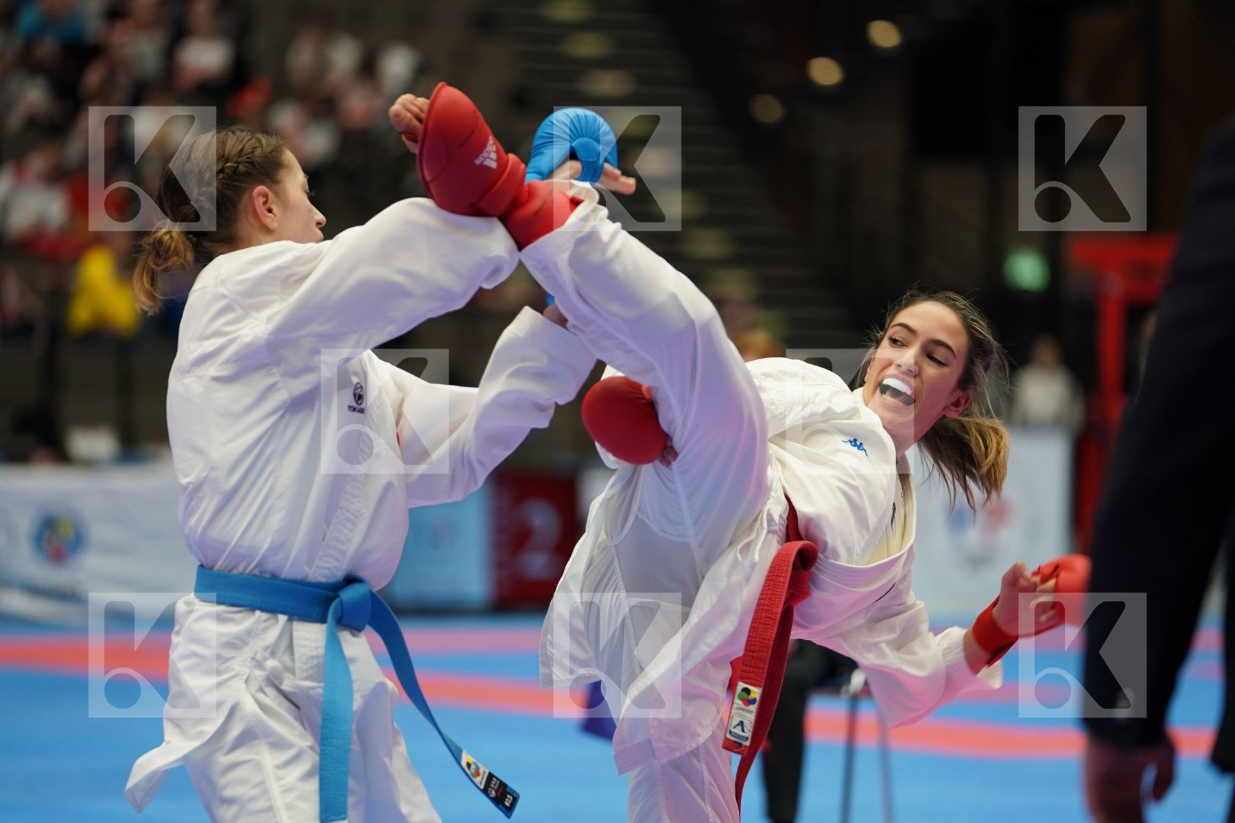 AGUS ASIA (ITALY) vs VOEGELIN FLORENCE (SWITZERLAND) in Junior Kumite Female -48 Kg - Final bout
