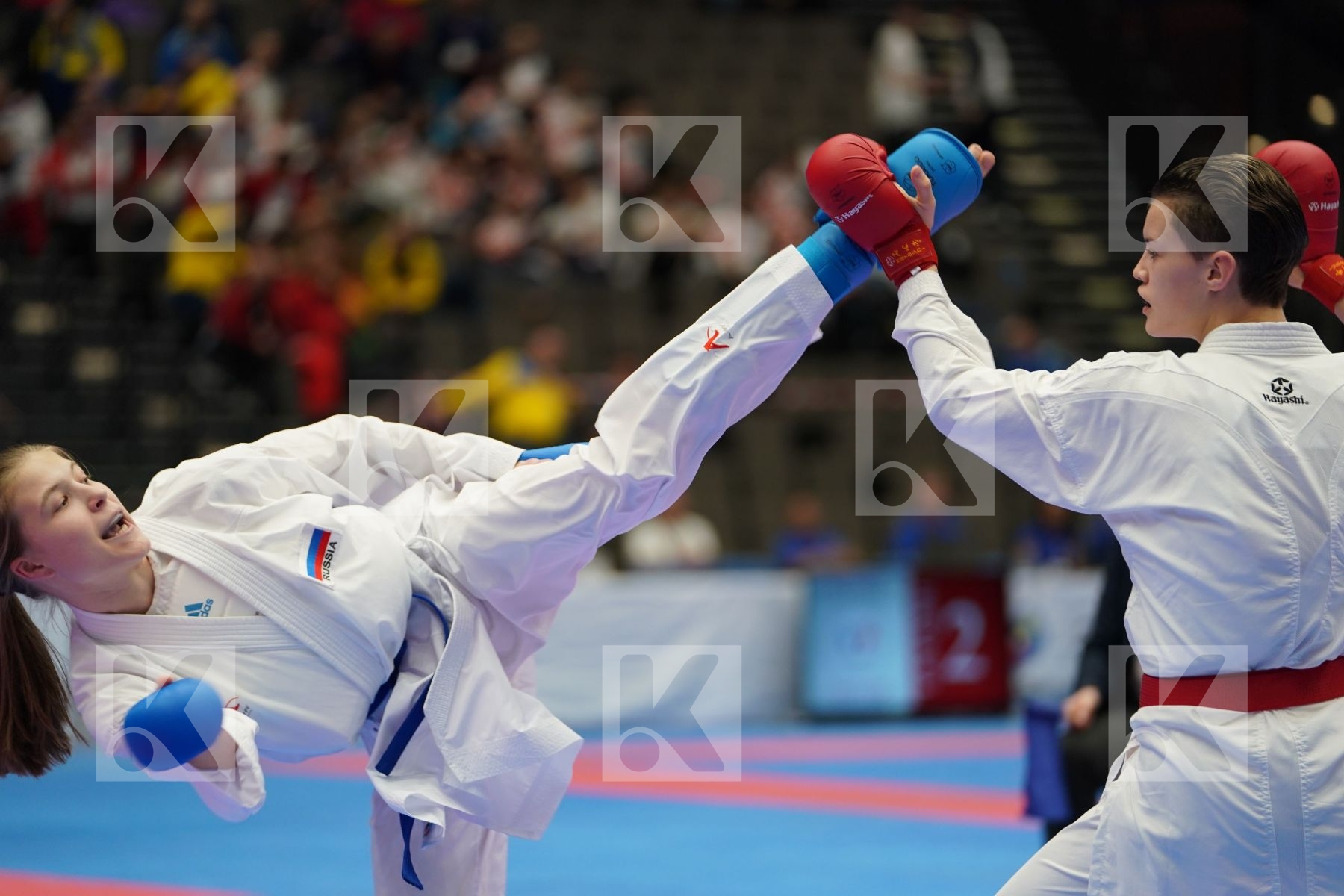 OUDENAARDEN VAN MELISSA (NEDERLANDS) vs CHERNYSHEVA ANNA (RUSSIAN FEDERATION) in Junior Kumite Female - 59 Kg - Final bout