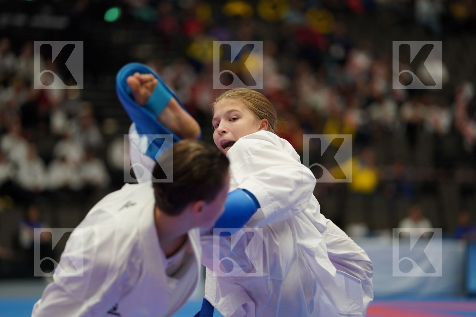 OUDENAARDEN VAN MELISSA (NEDERLANDS) vs CHERNYSHEVA ANNA (RUSSIAN FEDERATION) in Junior Kumite Female - 59 Kg - Final bout