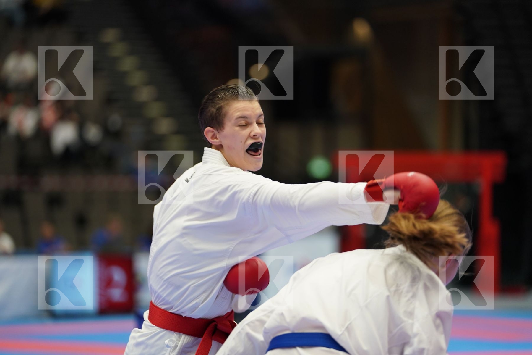 OUDENAARDEN VAN MELISSA (NEDERLANDS) vs CHERNYSHEVA ANNA (RUSSIAN FEDERATION) in Junior Kumite Female - 59 Kg - Final bout