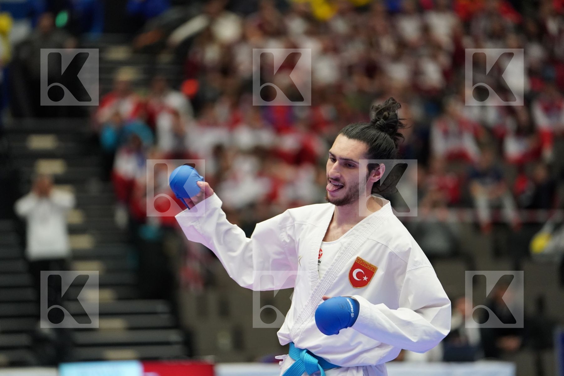 NAIDA VALENTYN (UKRAINE) vs DENIZ MURATCAN (TURKEY) in Under 21 Kumite Male -67 Kg - Final bout