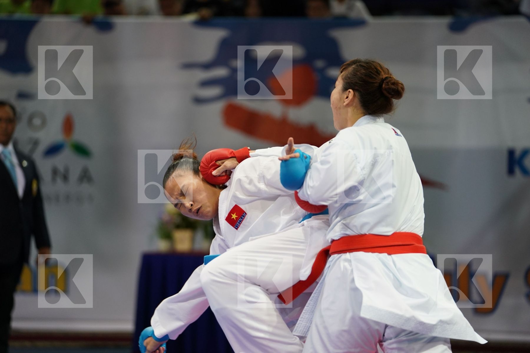 female kumite 68+ kg Japan Thi hong anh Nguyen Uekusa Ayumi Viet