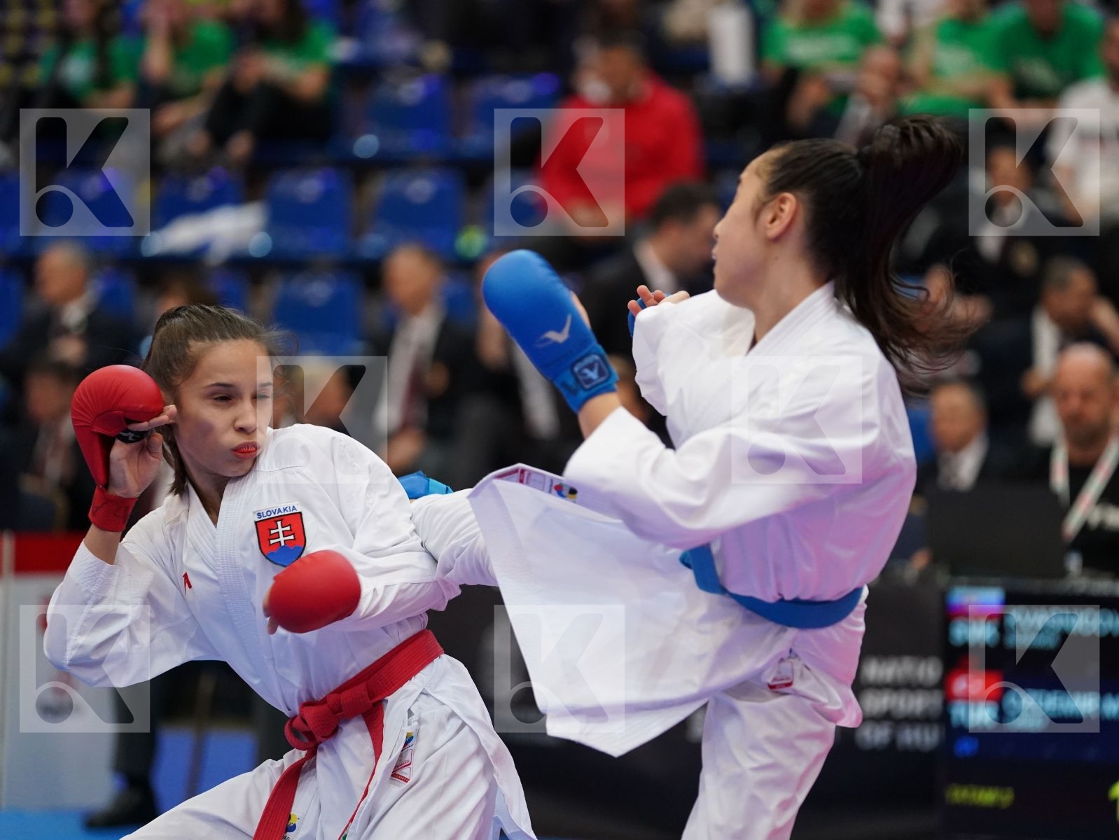 KVASNICOVA NINA (SLOVAKIA) vs OZDEMIR MUSERREF (TURKEY) in Cadet Kumite Female -47 Kg - Final bout