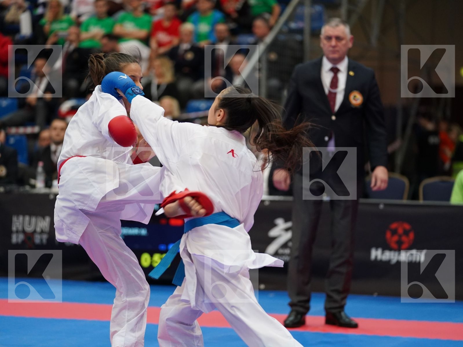 KVASNICOVA NINA (SLOVAKIA) vs OZDEMIR MUSERREF (TURKEY) in Cadet Kumite Female -47 Kg - Final bout