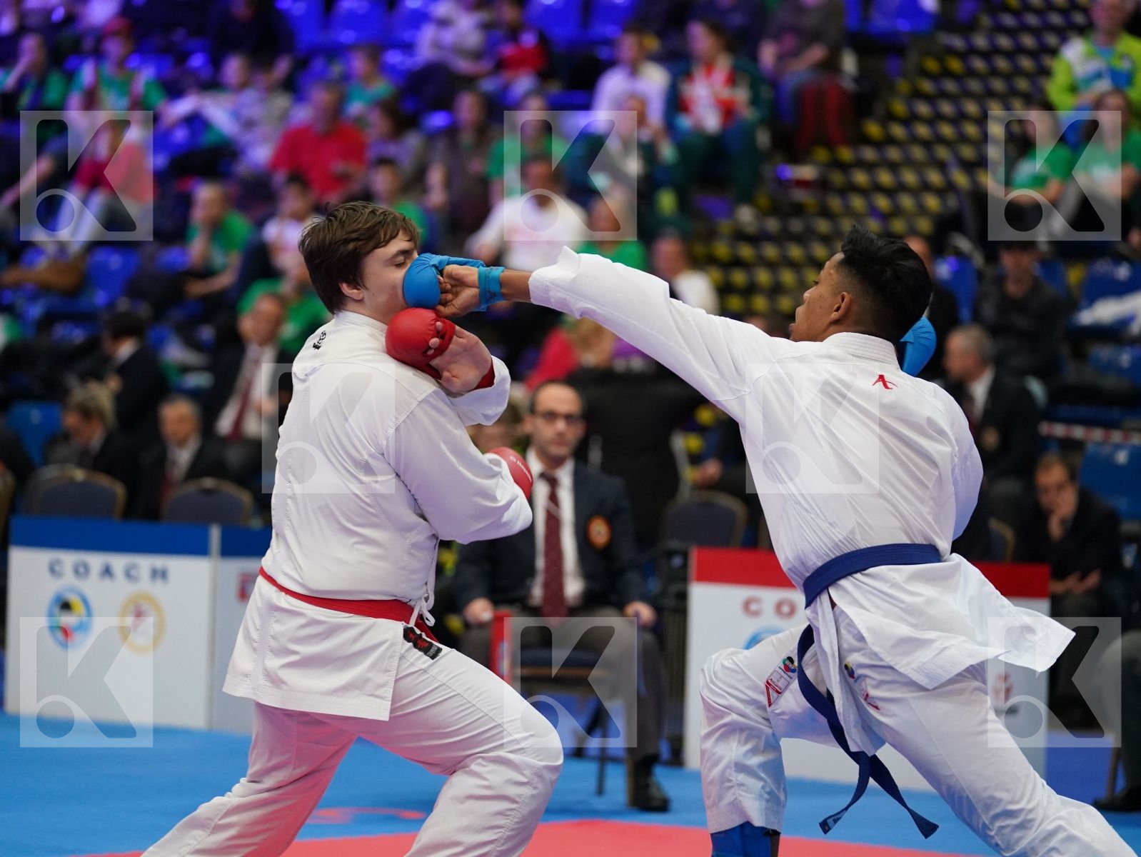ELIAS MARTIN (CZECH REPUBLIC) vs MOISE LEONARD (ROMANIA) in Cadet Kumite Male 70+ Kg - Final bout