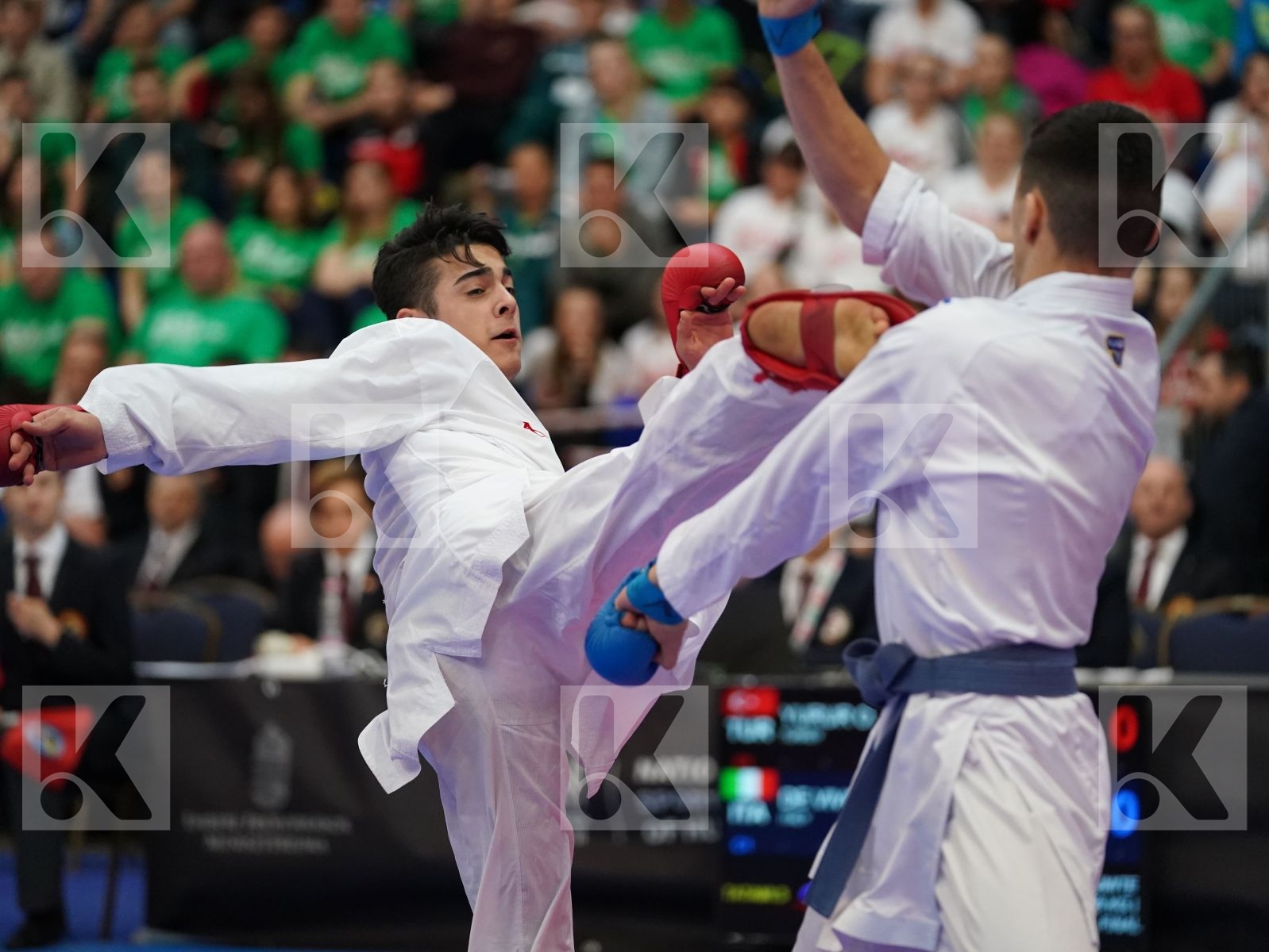 YURUR OMER FARUK (TURKEY) vs DE VIVO DANIELE (ITALY) in Junior Kumite Male -68 Kg - Final bout