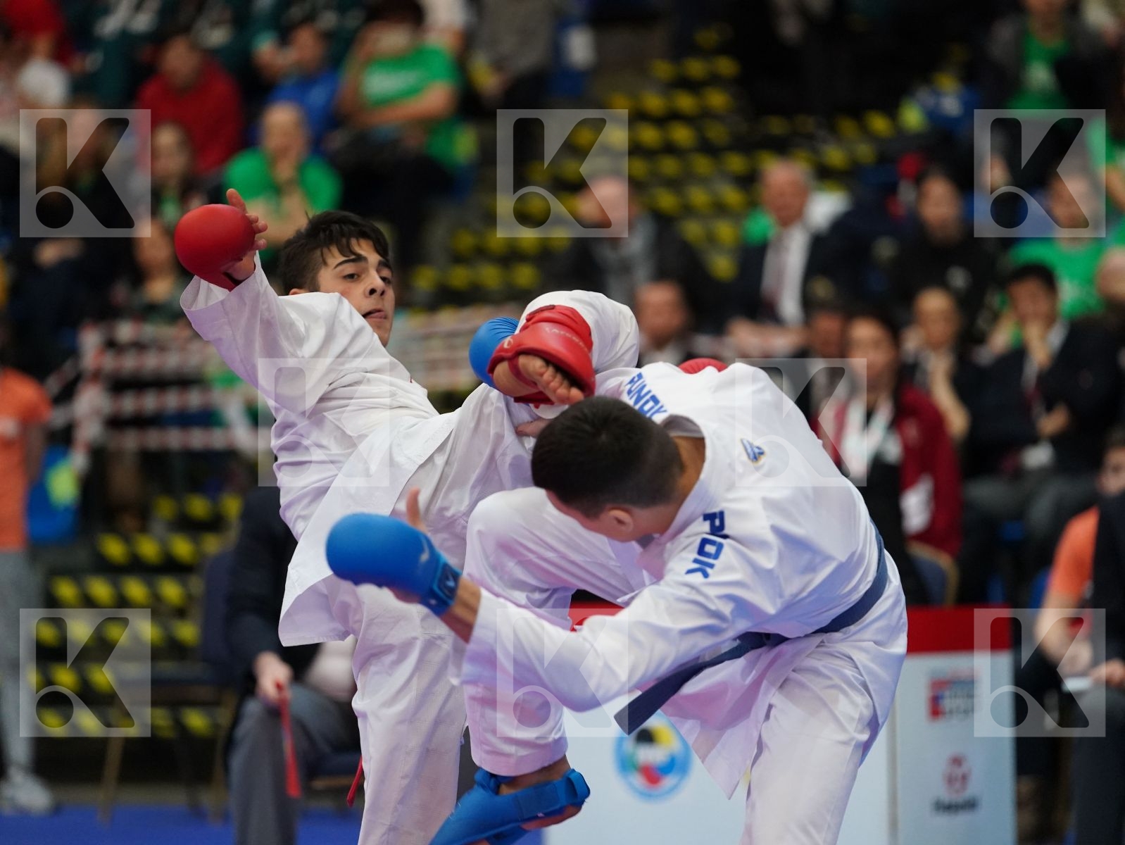 YURUR OMER FARUK (TURKEY) vs DE VIVO DANIELE (ITALY) in Junior Kumite Male -68 Kg - Final bout