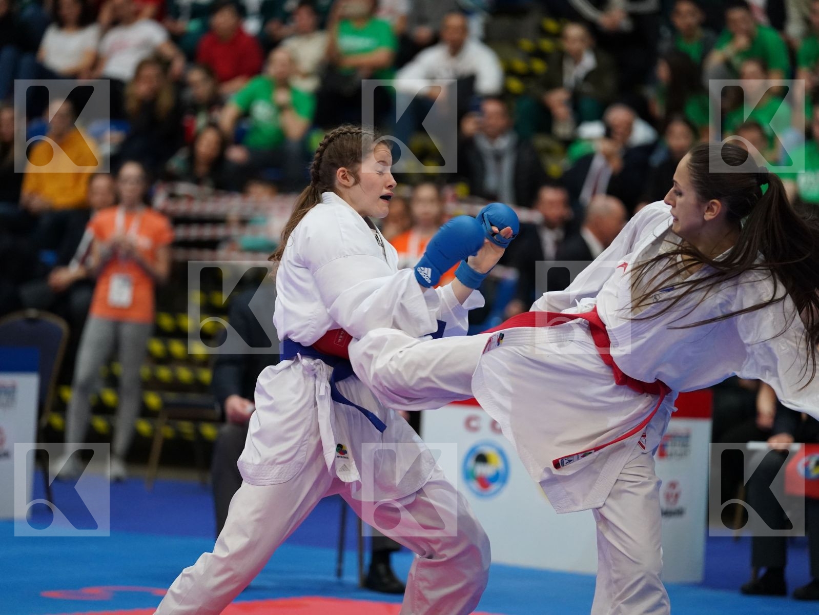 NEGOVANOVIC BRANKICA (SERBIA) vs COSGROVE NIAMH LILLY (ENGLAND) in Junior Kumite Female -53Kg - Final bout