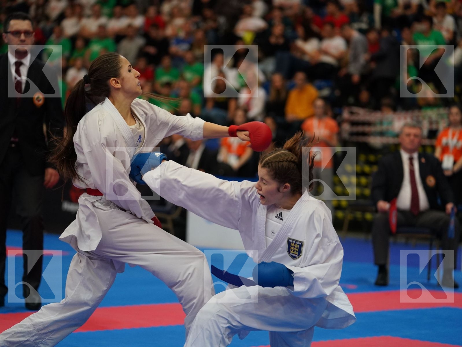 NEGOVANOVIC BRANKICA (SERBIA) vs COSGROVE NIAMH LILLY (ENGLAND) in Junior Kumite Female -53Kg - Final bout