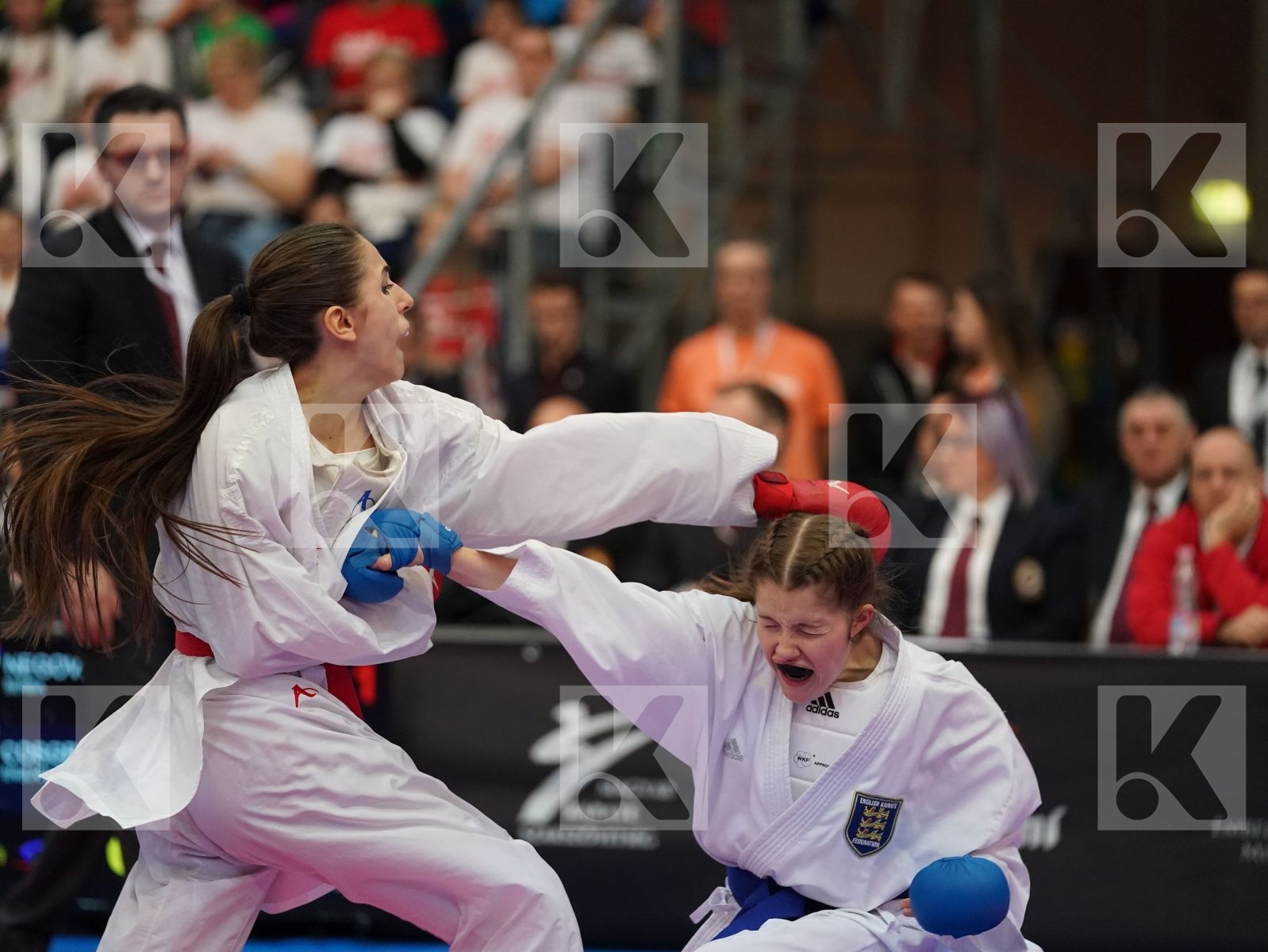 NEGOVANOVIC BRANKICA (SERBIA) vs COSGROVE NIAMH LILLY (ENGLAND) in Junior Kumite Female -53Kg - Final bout