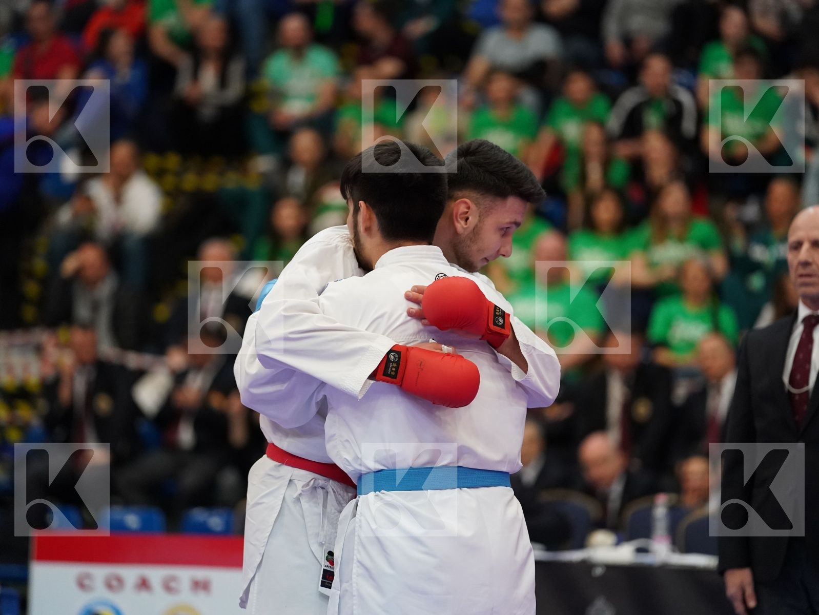 TANAS FLORENTIN (ROMANIA) vs OSMANLI OSMAN (AZERBAIJAN) in Junior Kumite Male 76+ Kg - Final bout