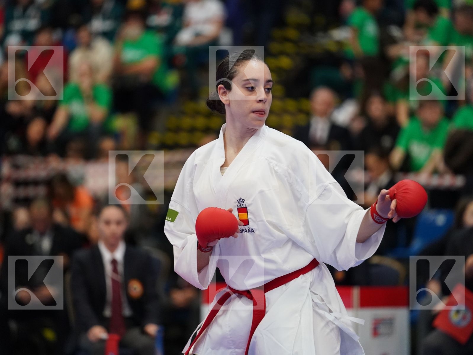 PASCUAL CHICO MARTA (SPAIN) vs PETKOVA SANYA (BULGARIA) in Junior Kumite Female 59+ Kg - Final bout