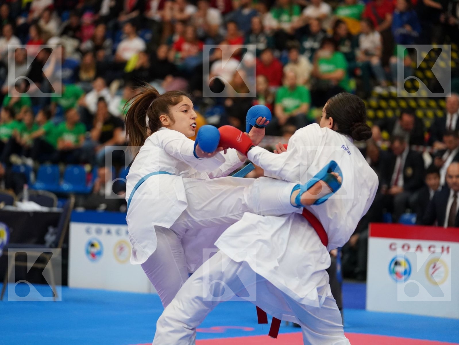 PASCUAL CHICO MARTA (SPAIN) vs PETKOVA SANYA (BULGARIA) in Junior Kumite Female 59+ Kg - Final bout