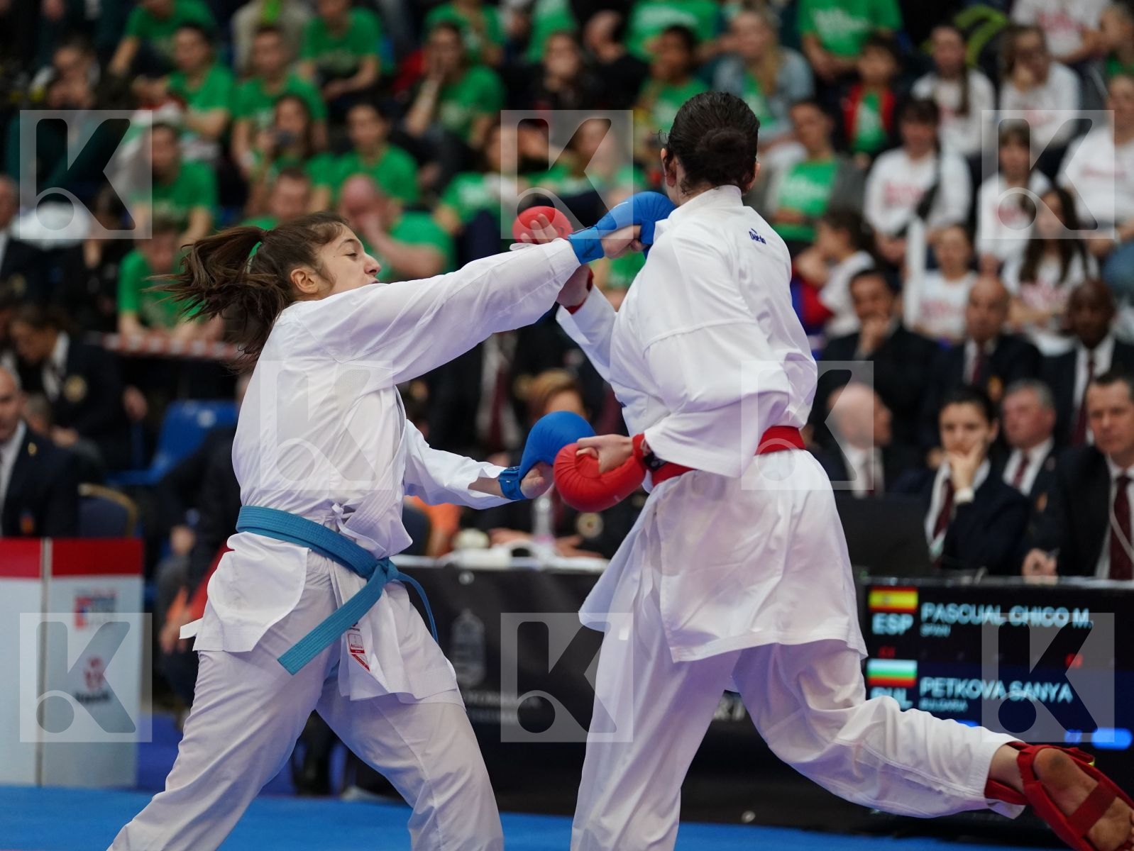PASCUAL CHICO MARTA (SPAIN) vs PETKOVA SANYA (BULGARIA) in Junior Kumite Female 59+ Kg - Final bout
