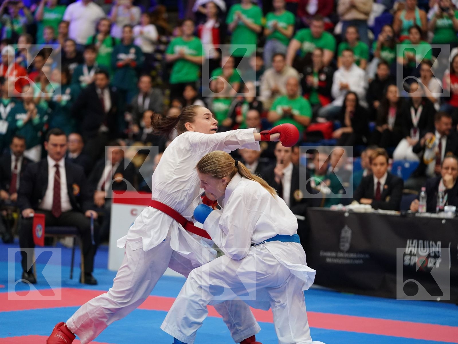 BARANYI ZSOFIA (HUNGARY) vs CHERNYSHEVA ANNA (RUSSIAN FEDERATION) in Under 21 Kumite Female -55 Kg - Final bout