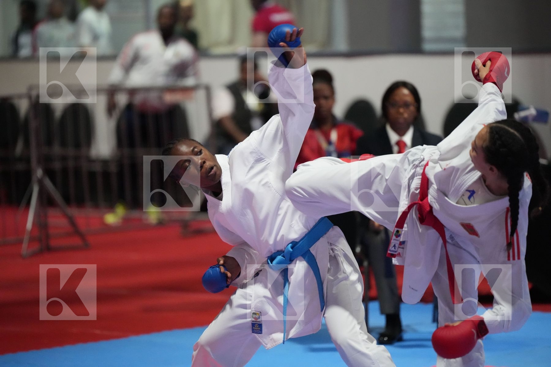 Kumite final bout featuring ROUMAYSSAE TARKOU & RUVEJ IKUKU