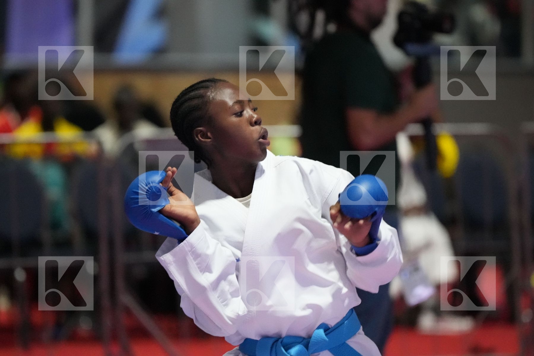 Kumite final bout featuring ROUMAYSSAE TARKOU & RUVEJ IKUKU