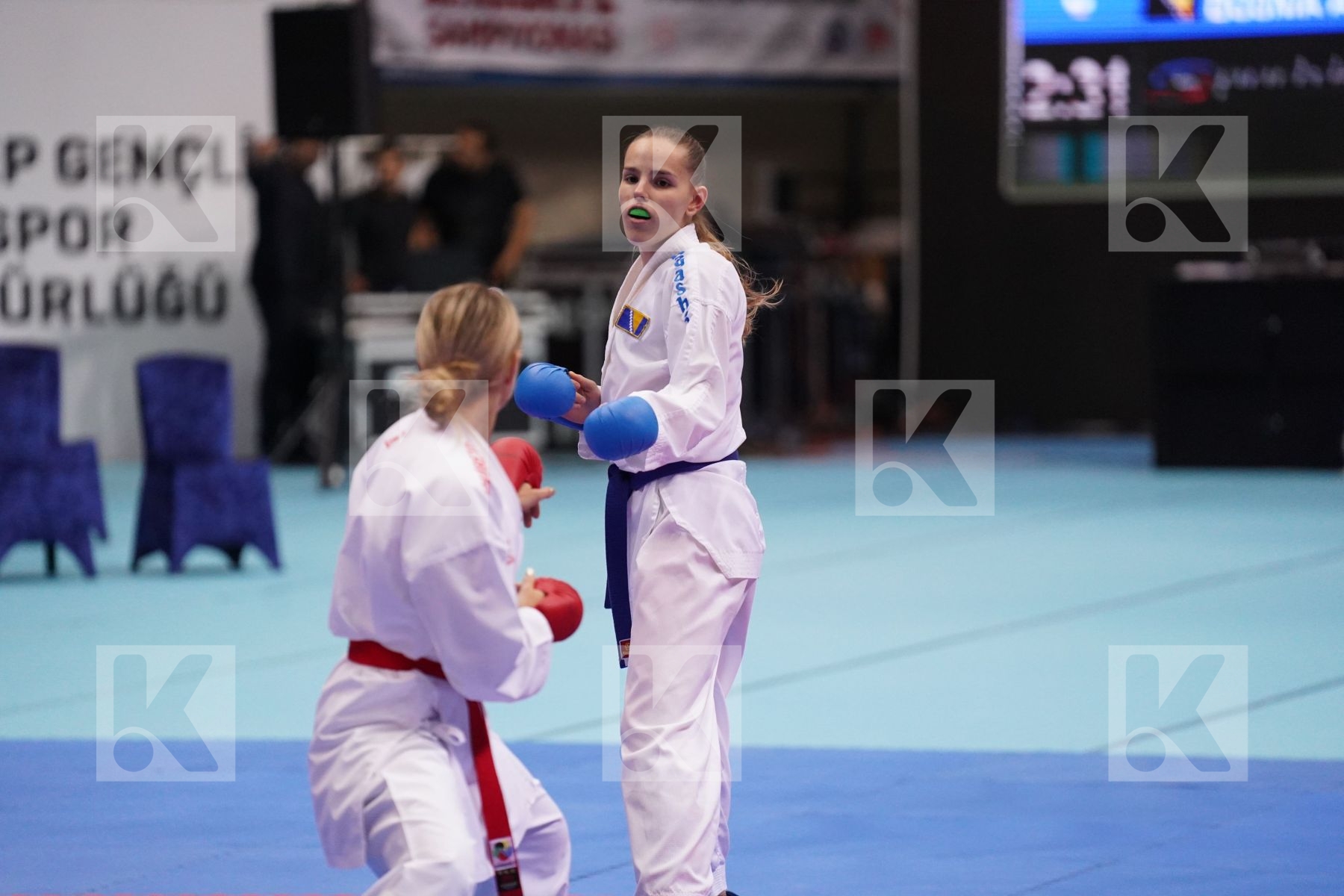 Kumite bronze bout featuring CONNELL AMY & SIPOVIC NEJRA