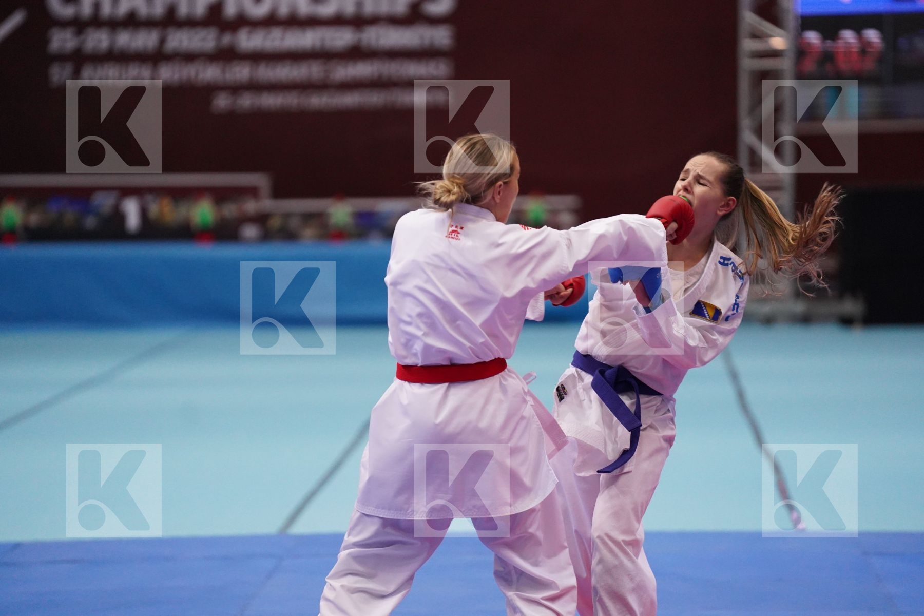 Kumite bronze bout featuring CONNELL AMY & SIPOVIC NEJRA
