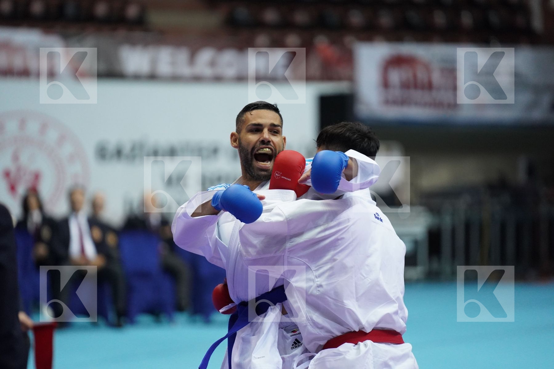 Kumite bronze bout featuring BUSA LUIGI & BARGADOS BERNARDO CARLOS