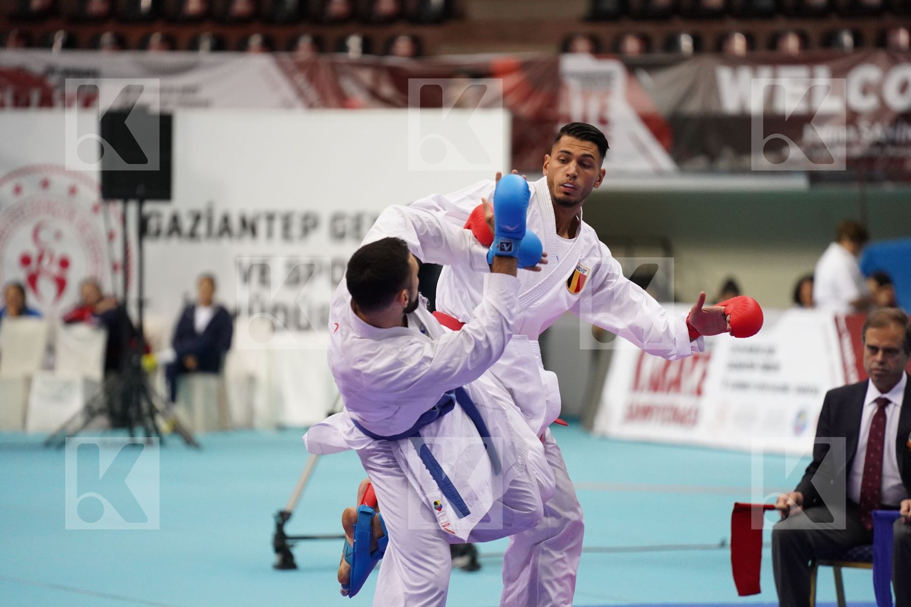 Kumite final bout featuring COSTA LUCA & KVESIC ANDJELO