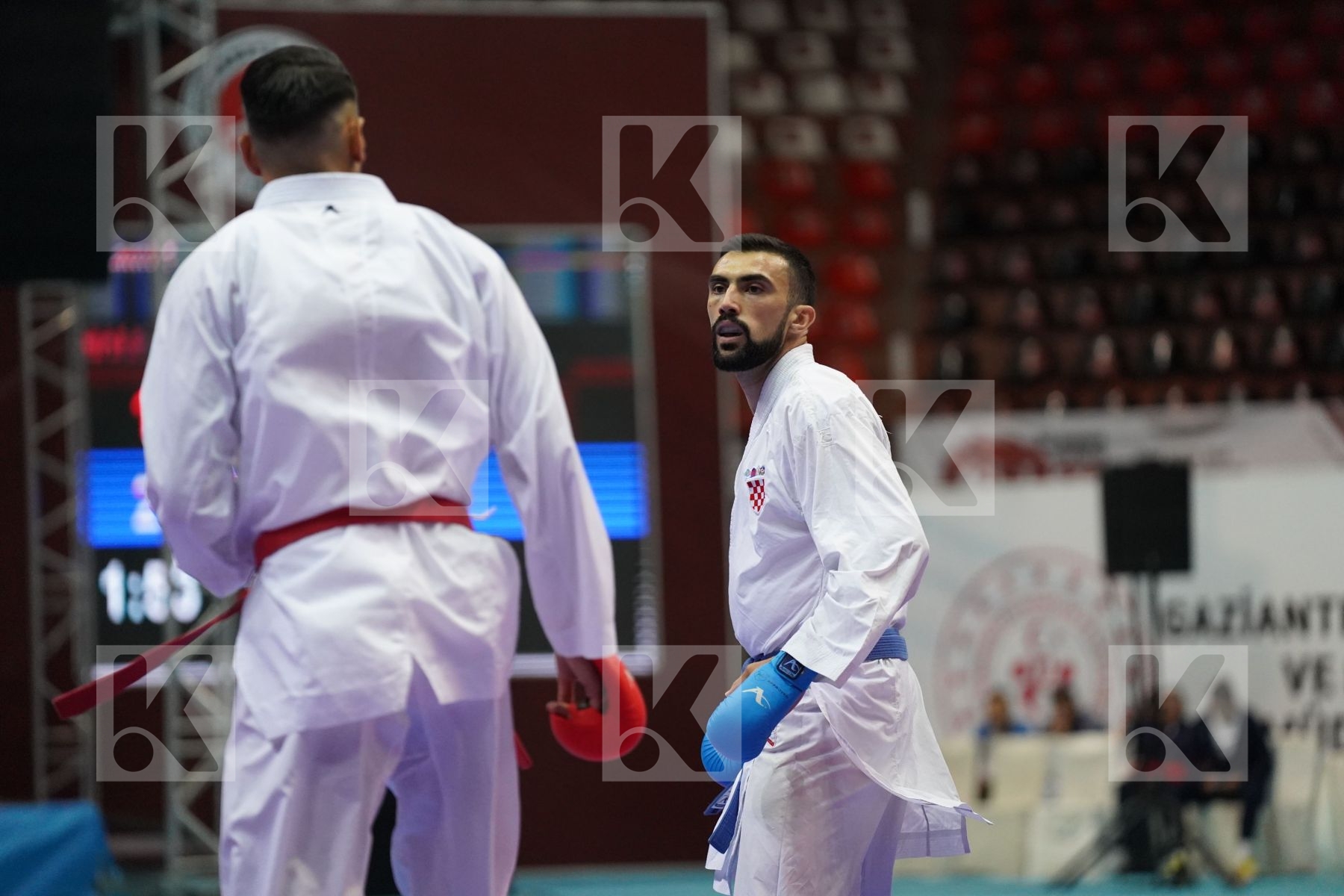 Kumite final bout featuring COSTA LUCA & KVESIC ANDJELO