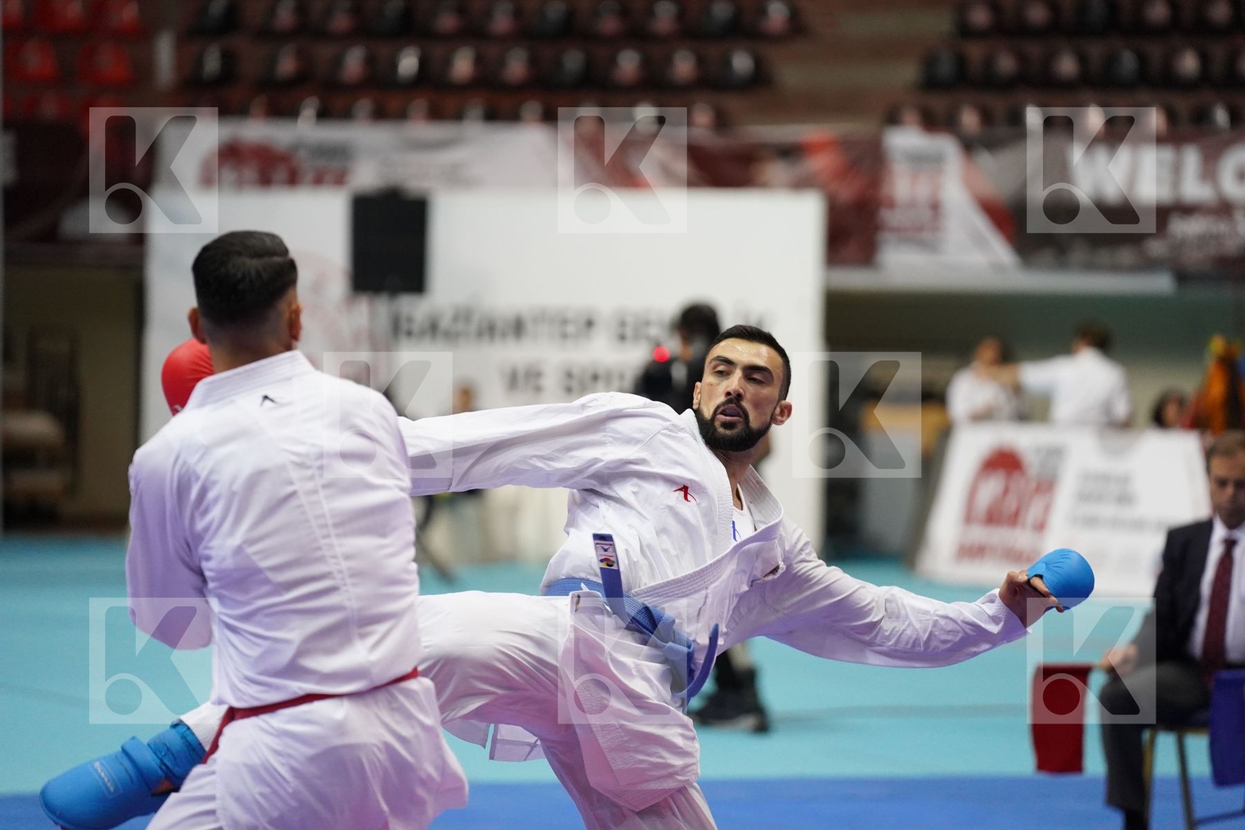 Kumite final bout featuring KVESIC ANDJELO & COSTA LUCA