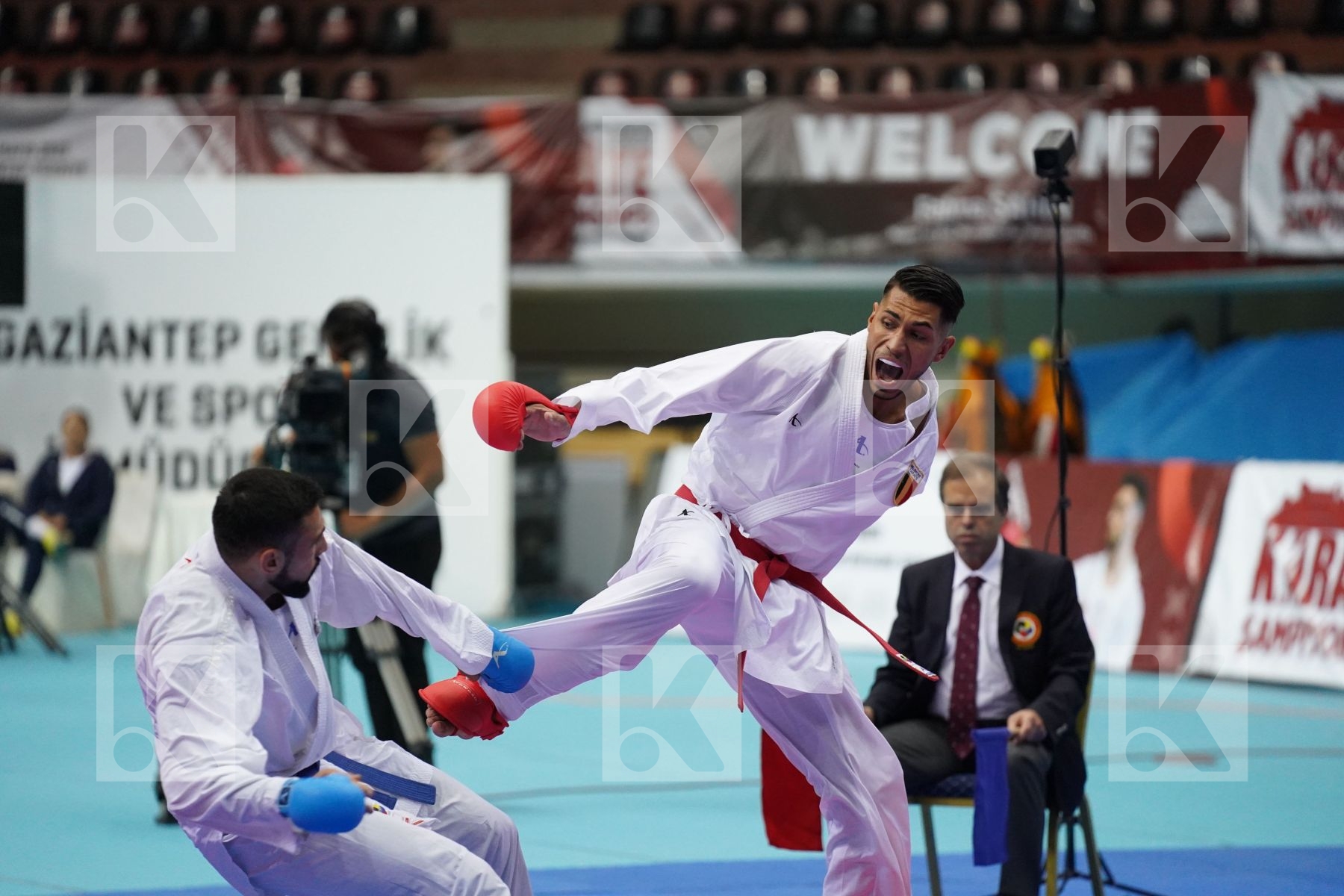 Kumite final bout featuring KVESIC ANDJELO & COSTA LUCA