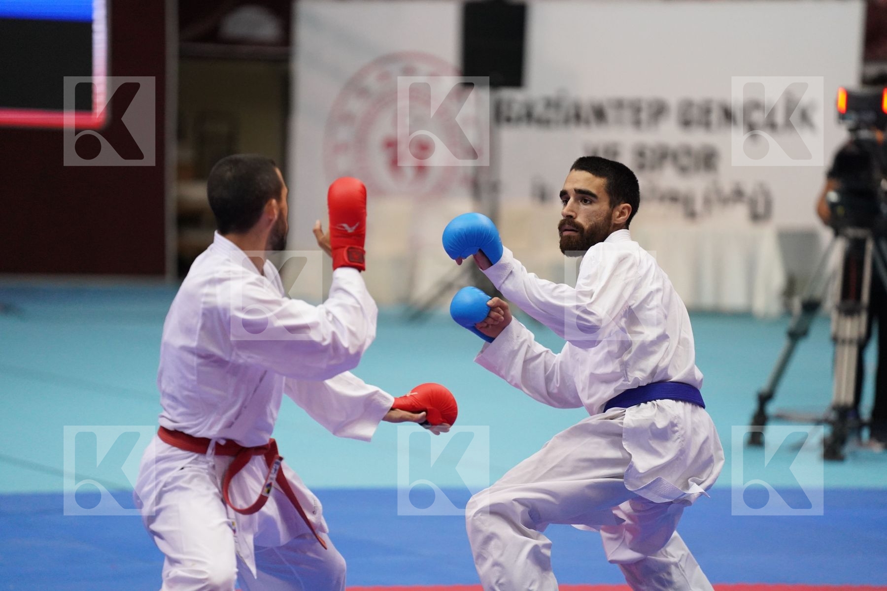 Kumite bronze bout featuring JOKSIC STEFAN & MENDES JOAQUIM