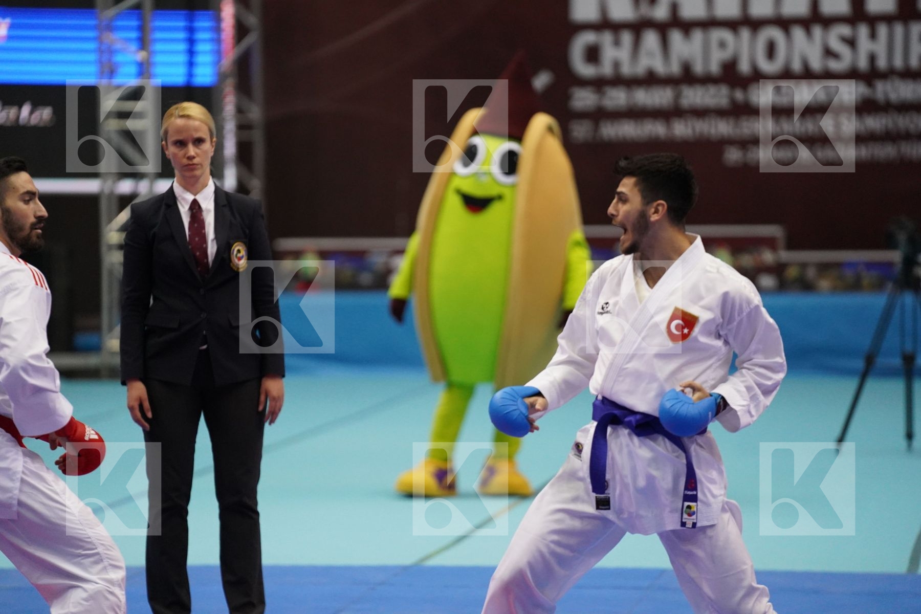 Kumite final bout featuring CRESCENZO ANGELO & SAMDAN ERAY