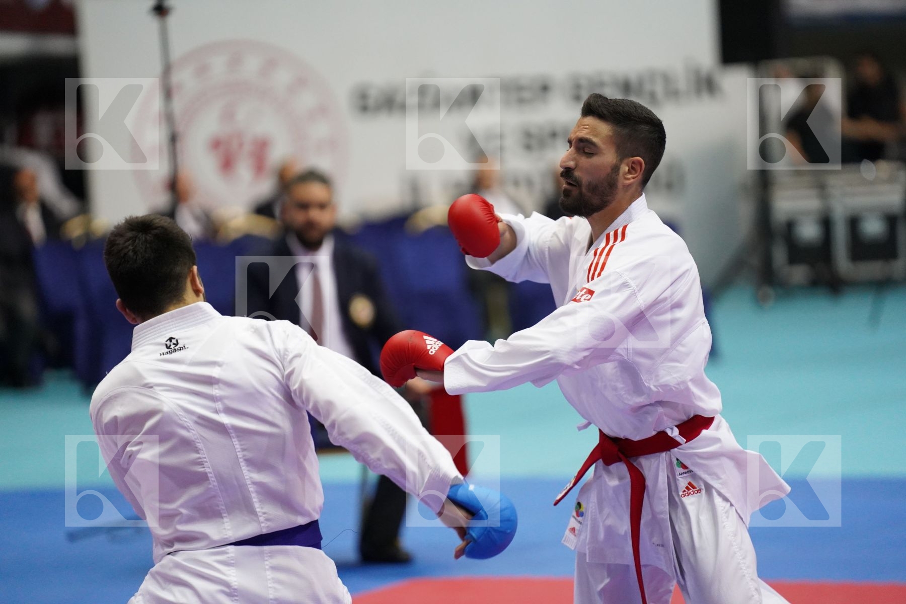 Kumite final bout featuring CRESCENZO ANGELO & SAMDAN ERAY