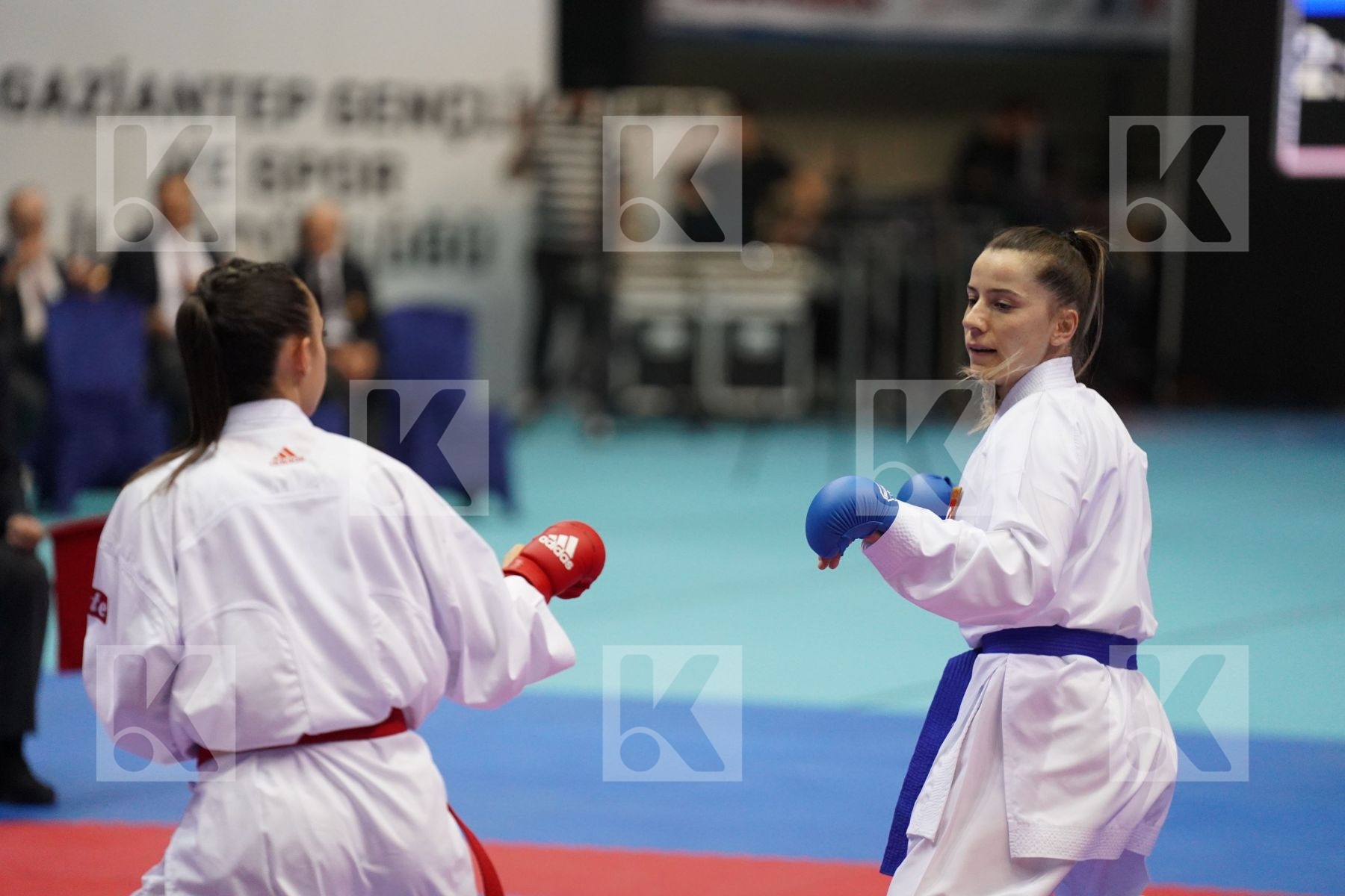 Kumite final bout featuring OZCELIK ARAPOGLU SERAP & PERFETTO ERMINIA