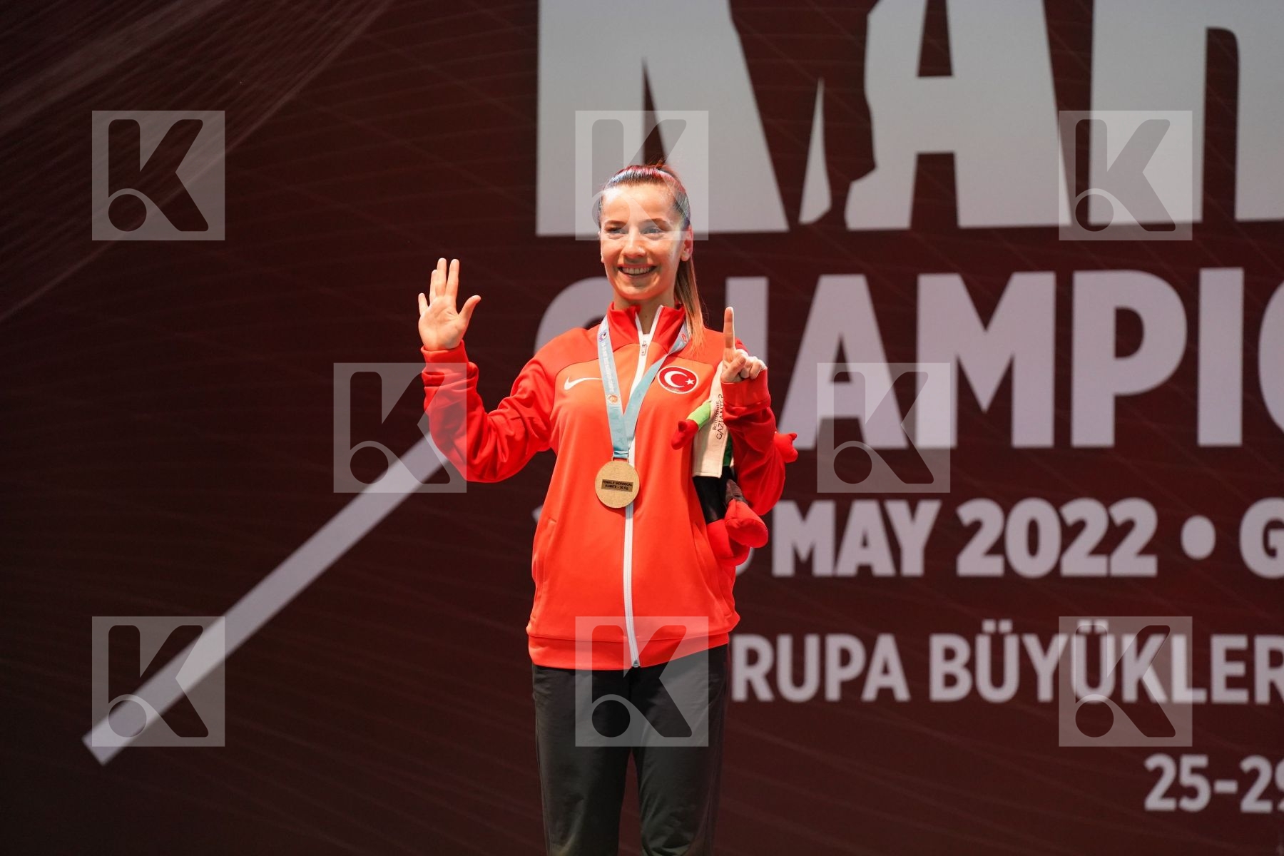 Podium featuring OZCELIK ARAPOGLU SERAP