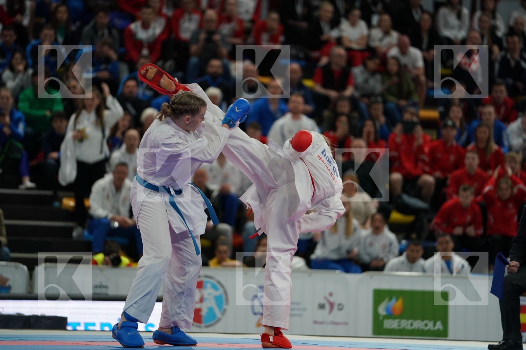 PEDERSEN KATRINE (DENMARK) vs WOLD SHERILYN (NEDERLANDS) in Senior Kumite -68 Kg - Bronze bout