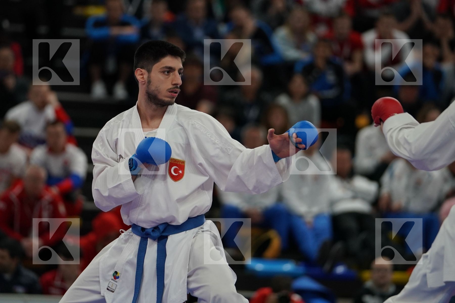 KELLAWAY JOE (ENGLAND) vs ELTEMUR ERMAN (TURKEY) in Senior Kumite -75 Kg - Bronze bout