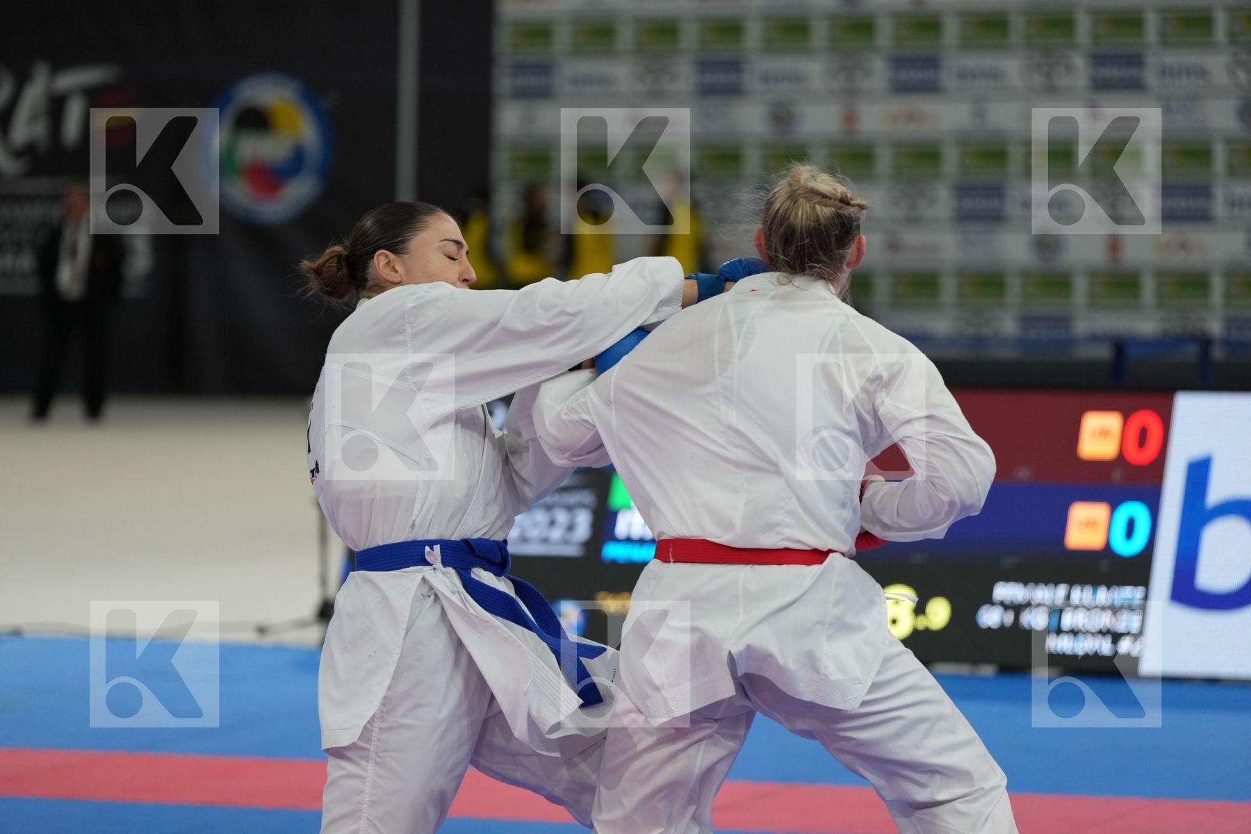 JUNNER NIAMH (SCOTLAND) vs FERRACUTI CLIO (ITALY) in Female Kumite 68+ Kg - bronze bout