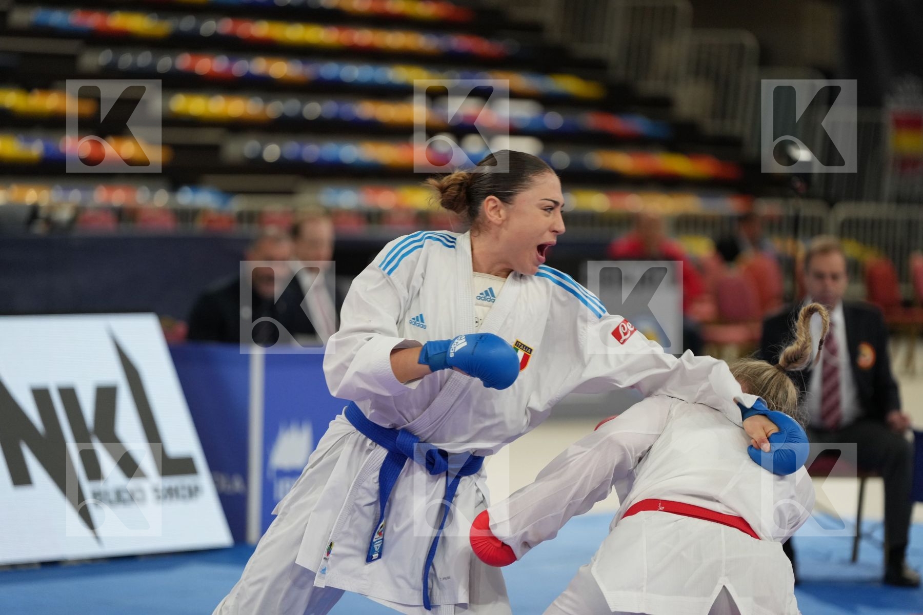 JUNNER NIAMH (SCOTLAND) vs FERRACUTI CLIO (ITALY) in Female Kumite 68+ Kg - bronze bout