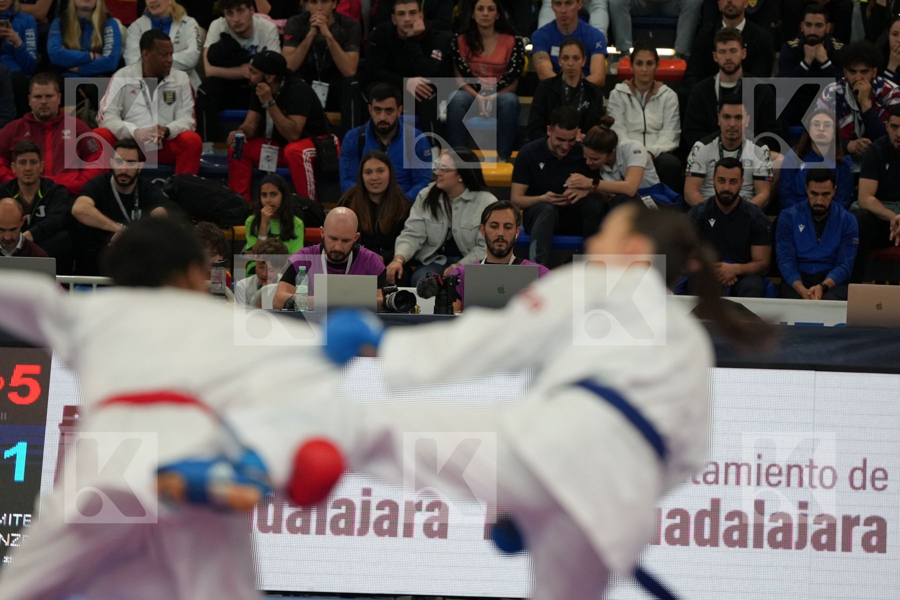 AHMED NISWA (FRANCE) vs PERFETTO ERMINIA (ITALY) in Female Kumite -50 Kg - bronze bout