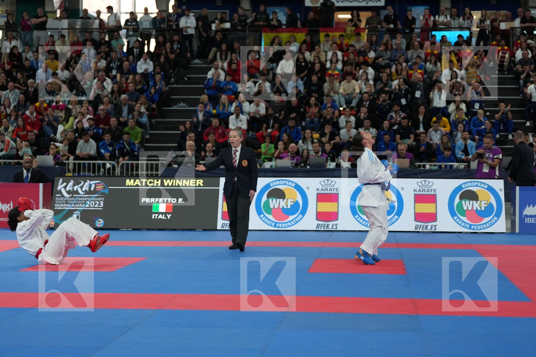 AHMED NISWA (FRANCE) vs PERFETTO ERMINIA (ITALY) in Female Kumite -50 Kg - bronze bout