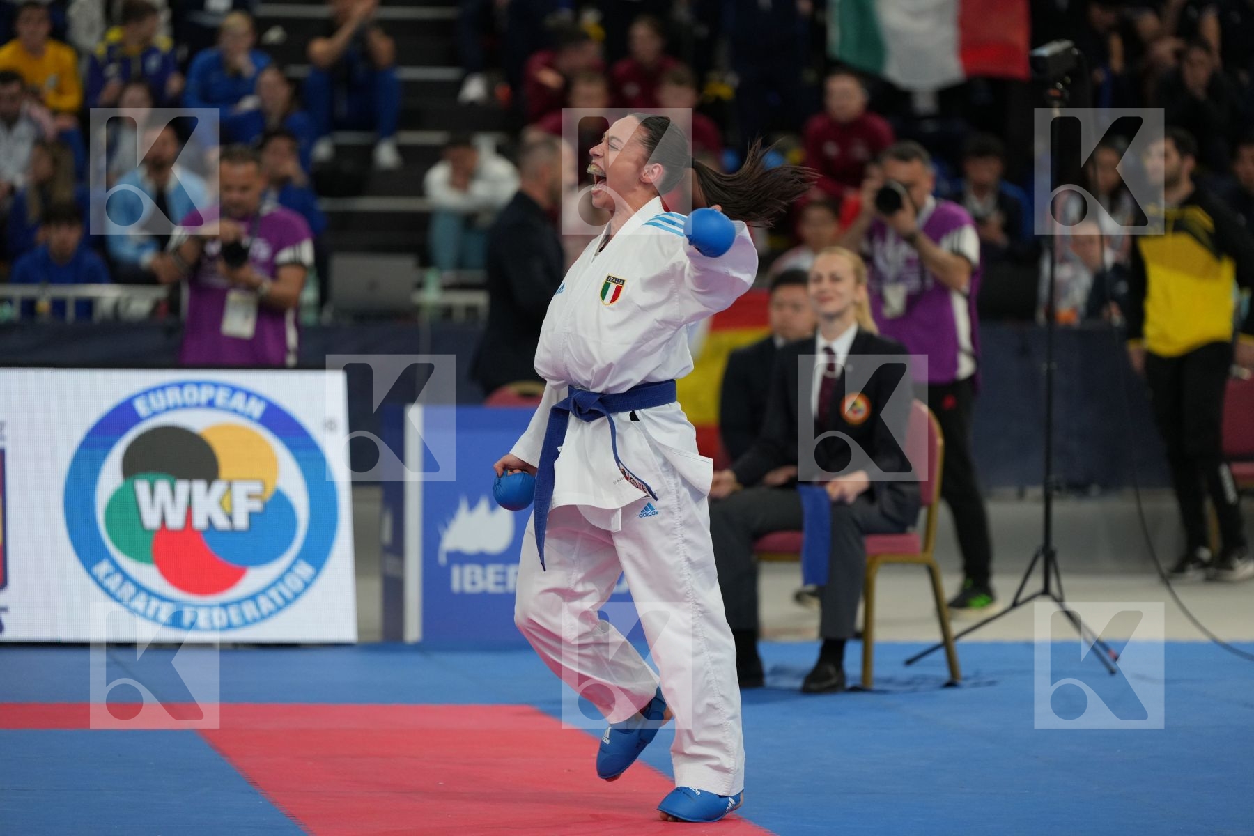 AHMED NISWA (FRANCE) vs PERFETTO ERMINIA (ITALY) in Female Kumite -50 Kg - bronze bout
