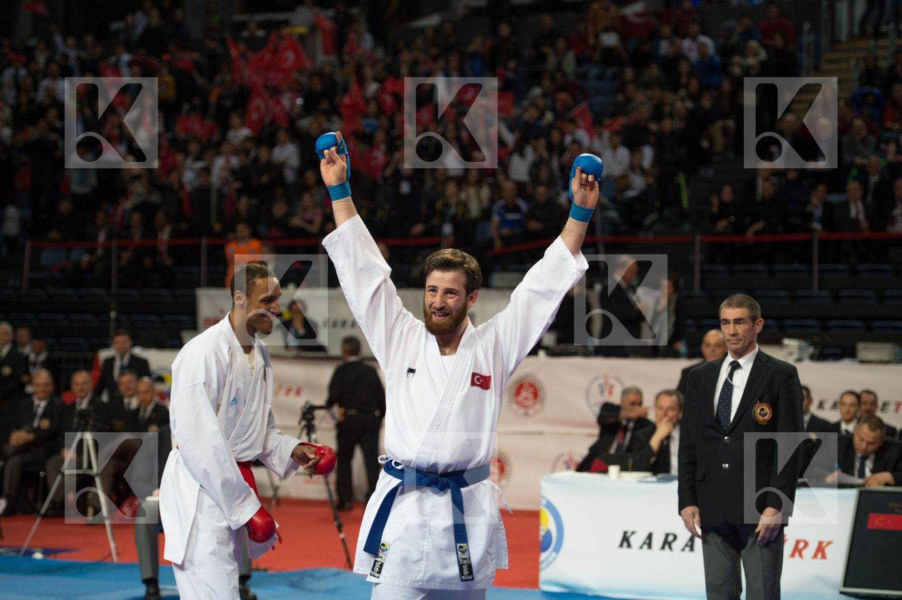 +84 kg Erkan Enes kumite male top Turkey Venum