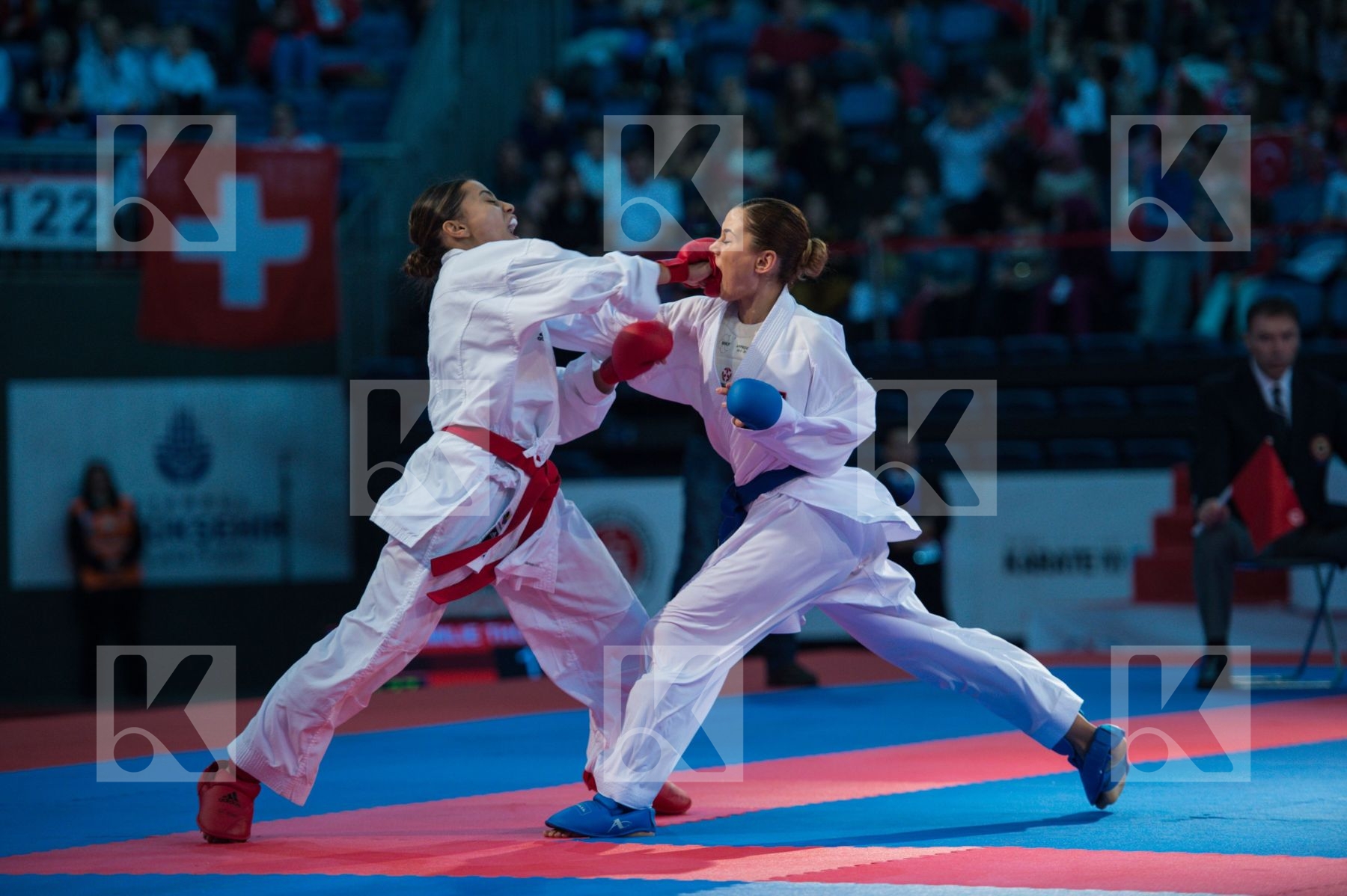 -55 kg finals kumite Thouy Emilie top Turkey Yakan Mehmet
