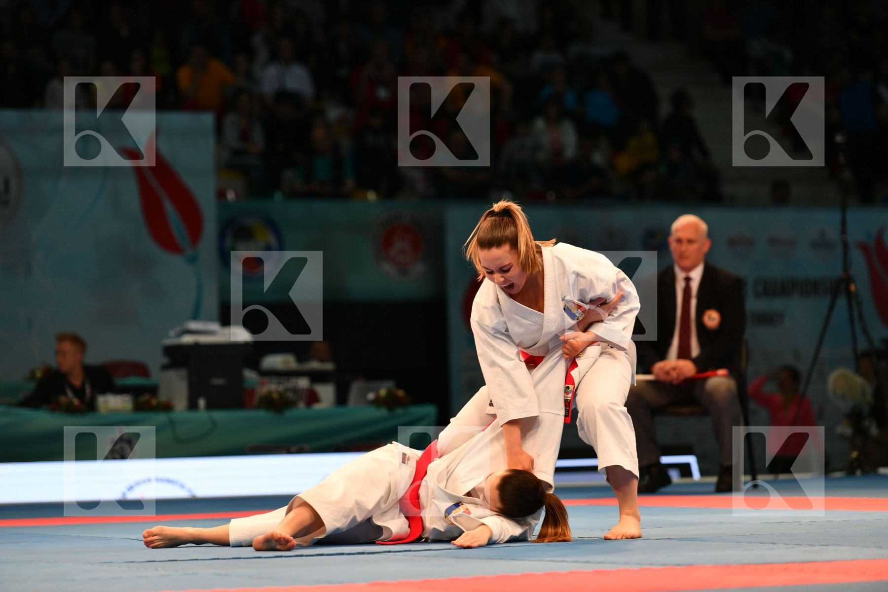 Female team kata France France France Kanku sho